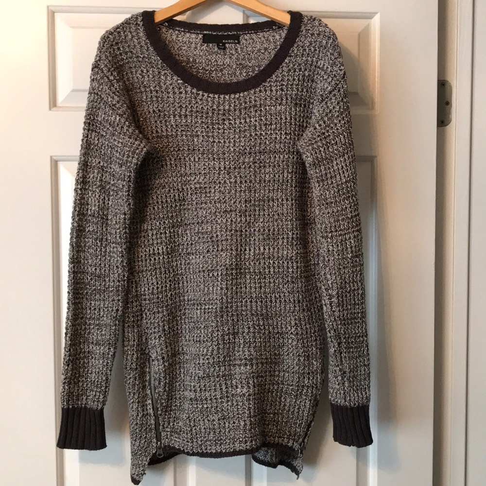 ❄️Grey knit sweater with zippers ❄️
